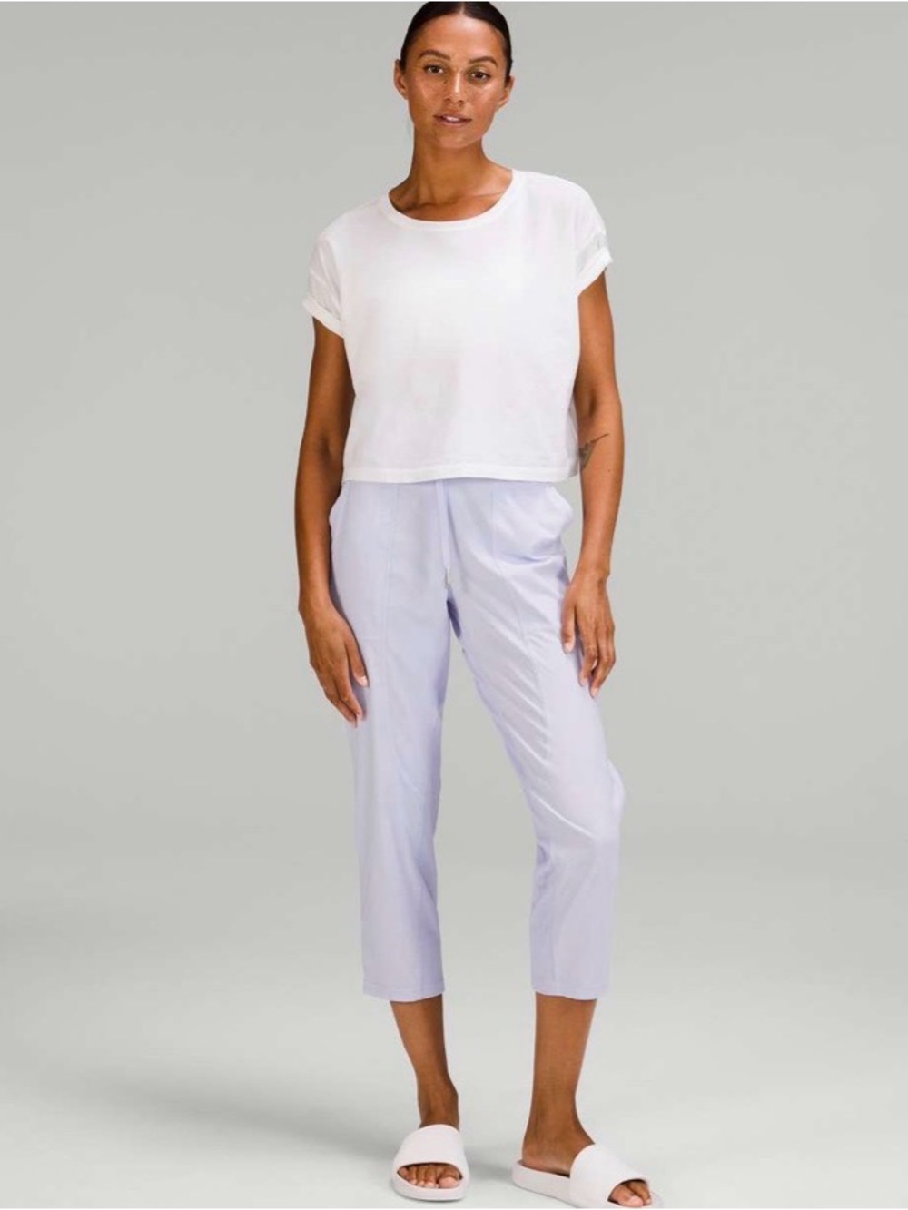 Lululemon Dance Studio Mid-Rise Crop 25"
Pastel Blue